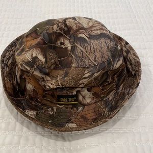Browning camo bucket hat - no size but fits ‘large’